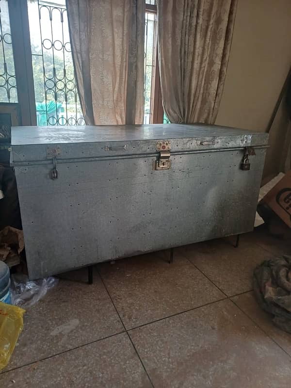 Trunk peti for sale full size 0