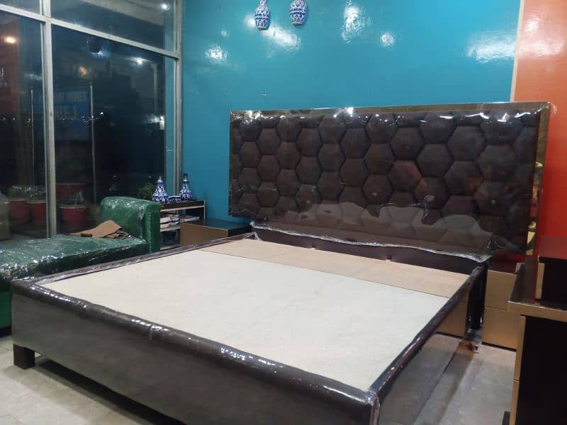 Royal Deluxe double bed 17