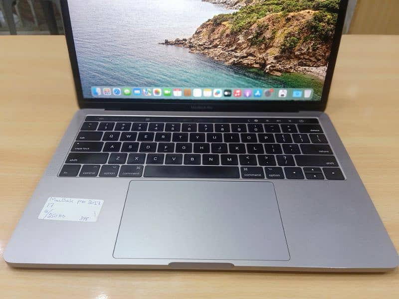 MacBook Pro 2017 Core i7 16/250 SSD Touch Bar 3