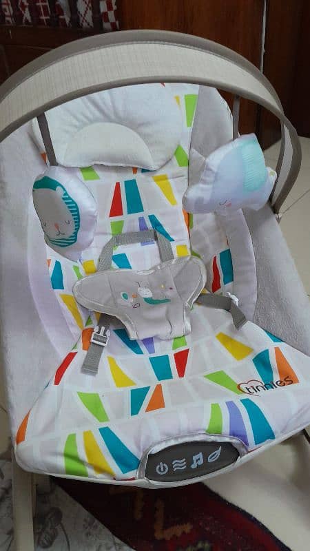 baby bouncer  with music and vibration 1