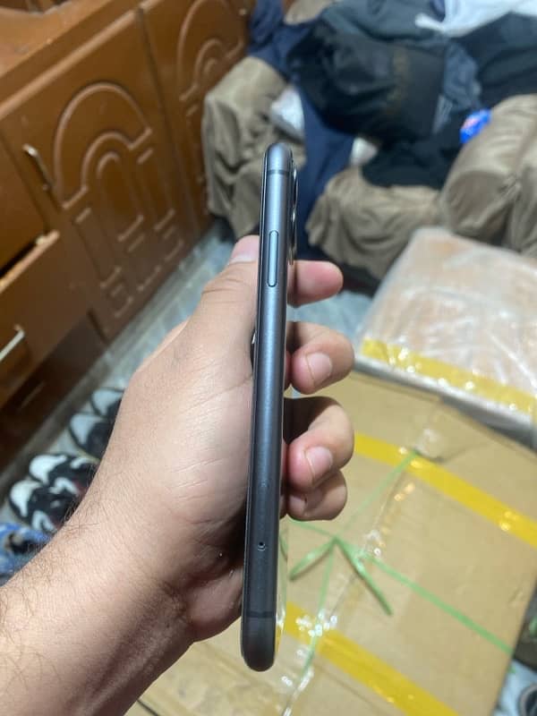 Iphone 11 PTA APPROVED DUAL PHYSICAL 5