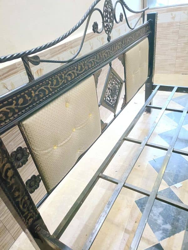 iron bed in use 2