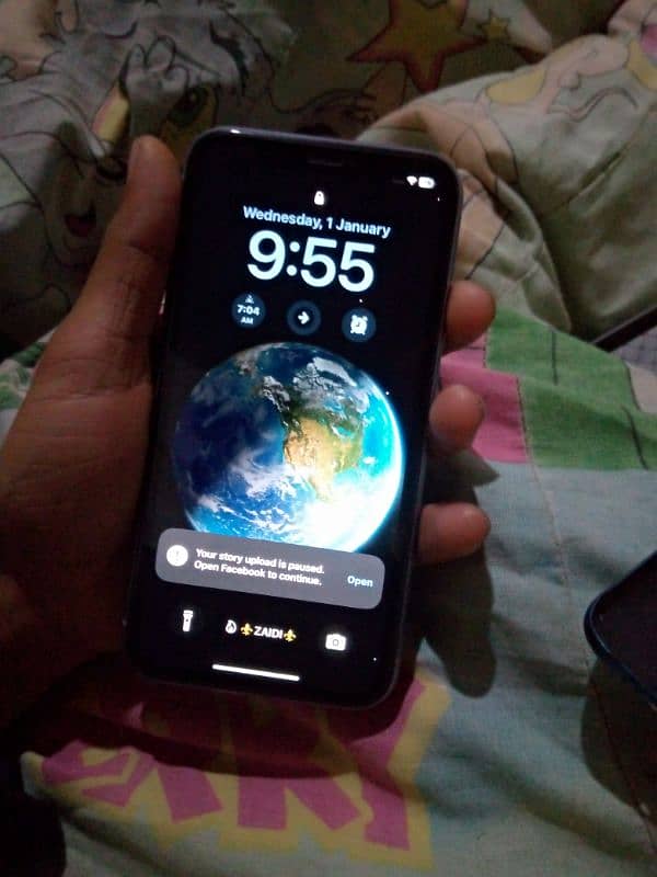 iPhone 11 10/10 only 1 month used in 46k waterpack 4