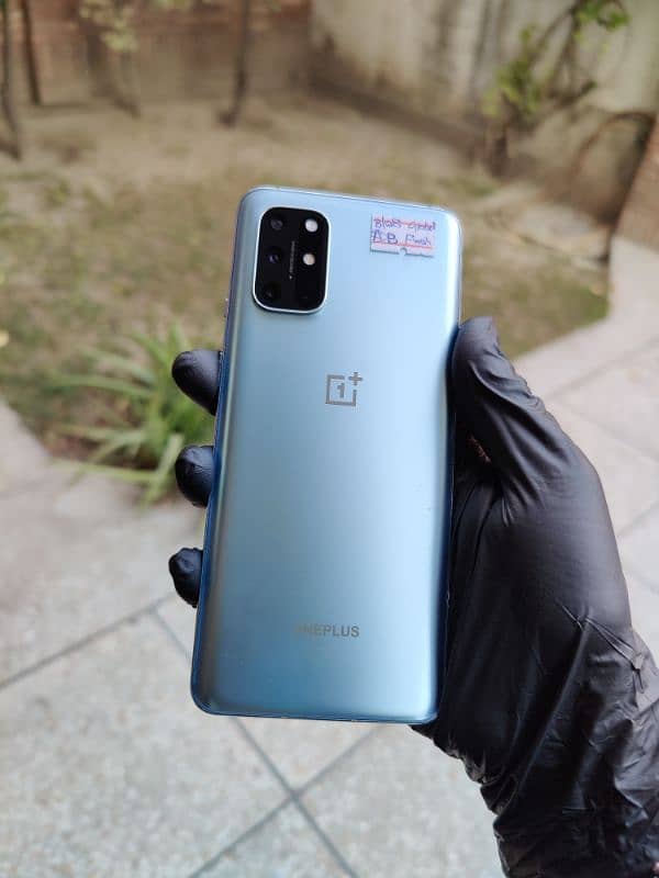 One Plus 8t. . . . . . Global dual sim approved. . . . . . Fresh piece 4