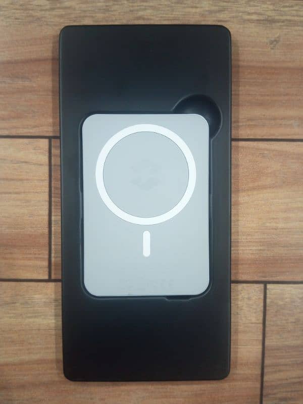 Infinix MagPower Wireless Charger + Portable Battery For Sale 3