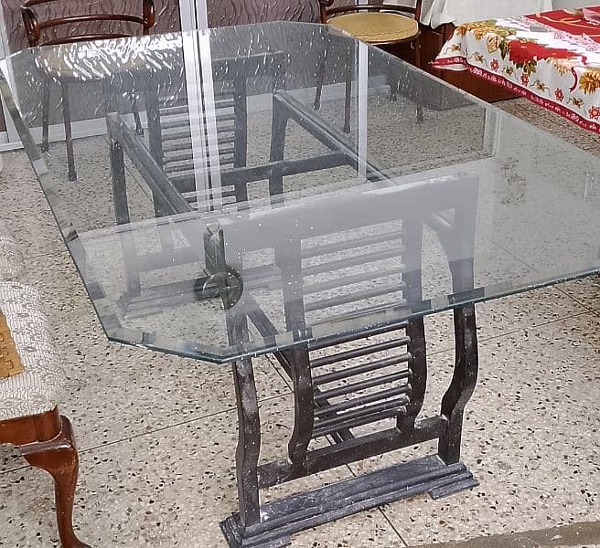 used dining table and chairs 0