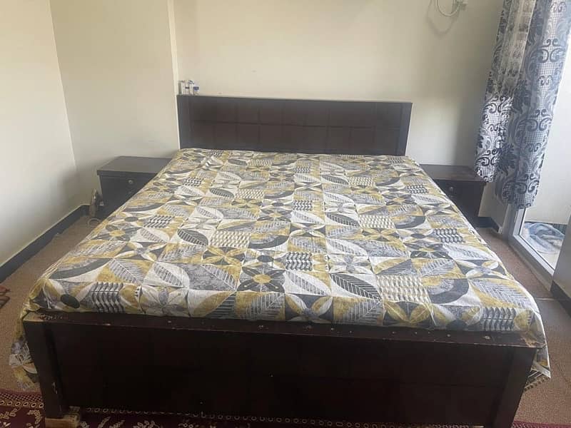 Used double bed with mattress and side tables for sell 0