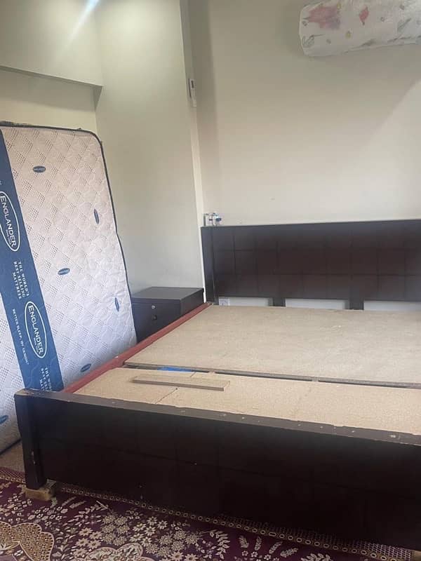 Used double bed with mattress and side tables for sell 8