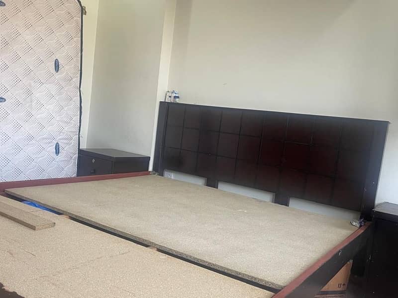 Used double bed with mattress and side tables for sell 12