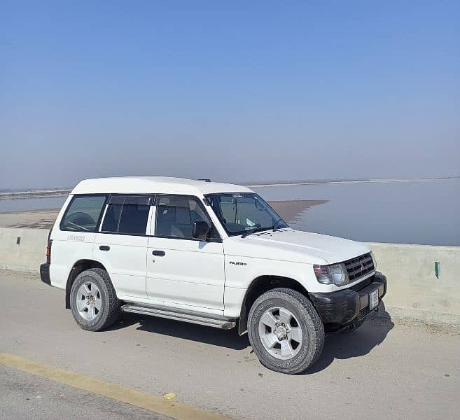 Mitsubishi Pajero GLS 2001 , Highroof 1