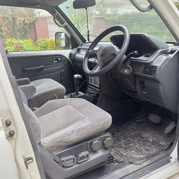 Mitsubishi Pajero GLS 2001 , Highroof 13