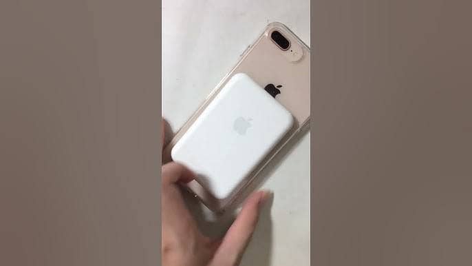 IPhone 8 Plus aur (mag safe ) wireless power bank 0