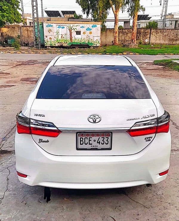 Toyota Altis Grande 2014 1