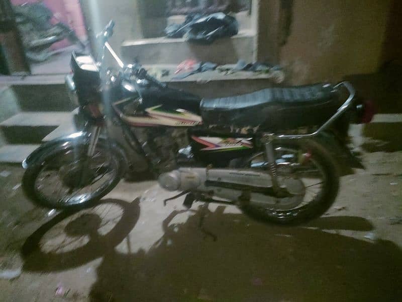 Honda cg 125 for sale koi froud nahi hai Whatsapp number 03222805080 1