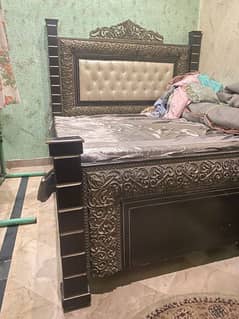 king size bed in new condition