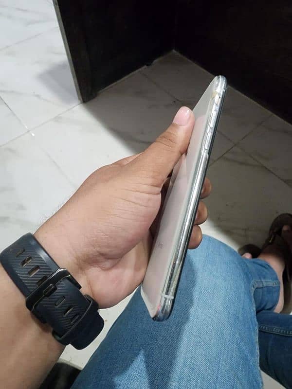 Iphone XS 256 gb white color 2