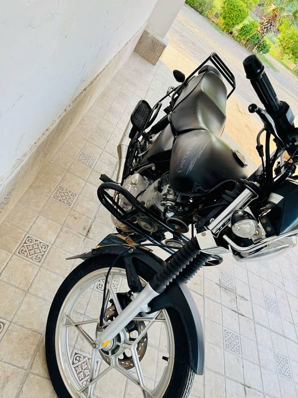 suzuki Gs 150 SE 2022 model 3