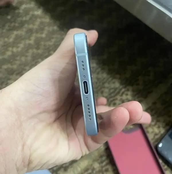 iphone 15 (blue) 128Gb 7