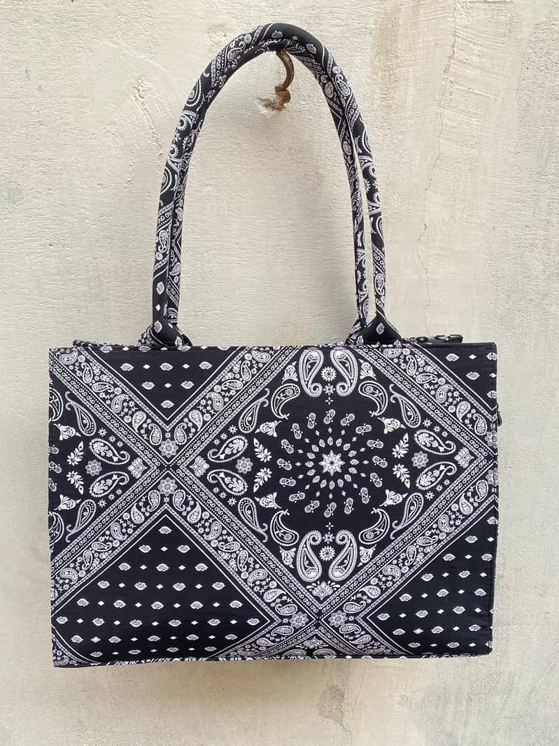 Canvas Tote Bag for Women – Stylish, Durable & Versatile TYK-1 1