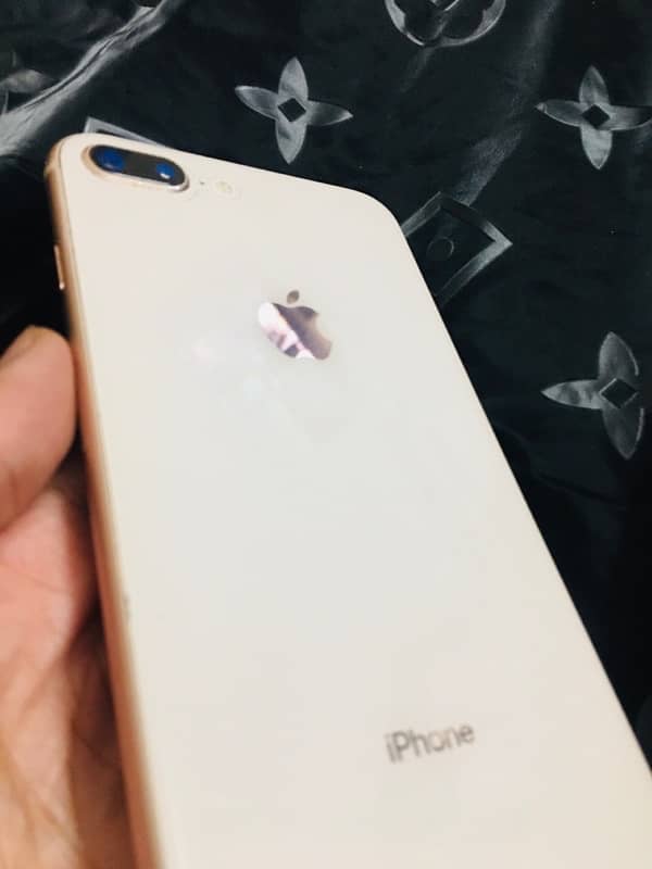 IPHONE 8Plus 3