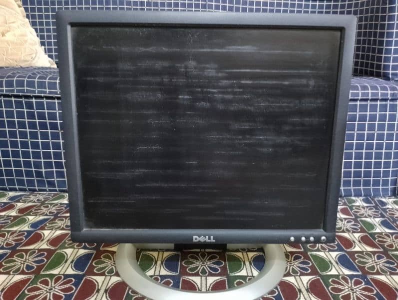 Pura Ad dekho: Dell 17inch LCD. Working. Marks on screen. 1