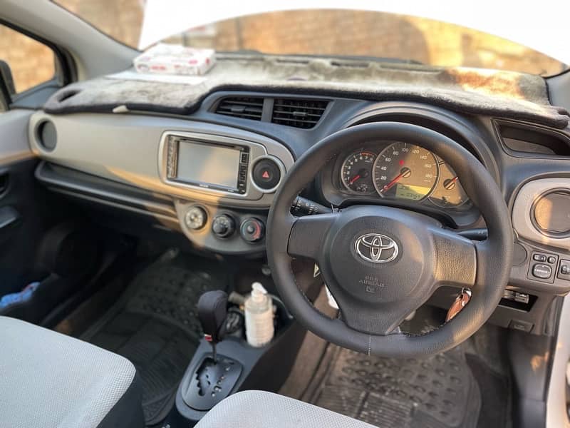 Toyota Vitz 2012 9