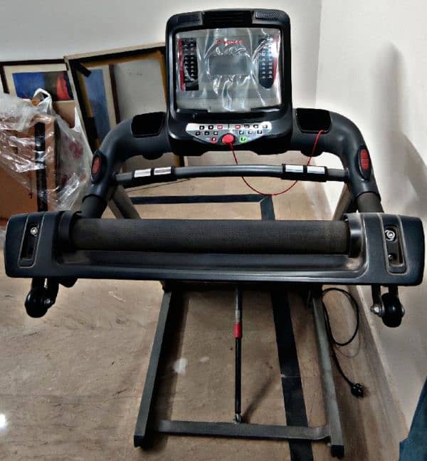 APOLLO Smart-T3 Motorized Autoincline Treadmill 3