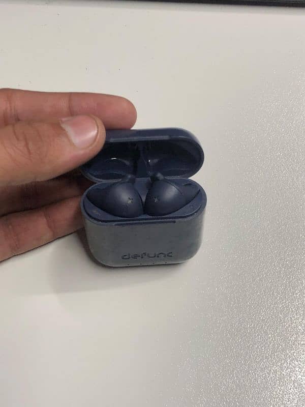 defunc true go slim airbuds 1