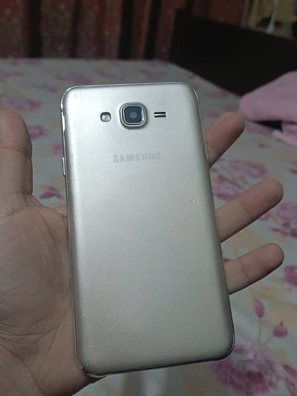 Samsung Galaxy j7 1