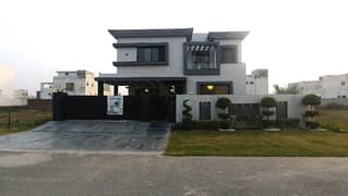 1 Kanal House Ideally Situated In DHA Phase 7 - Block T