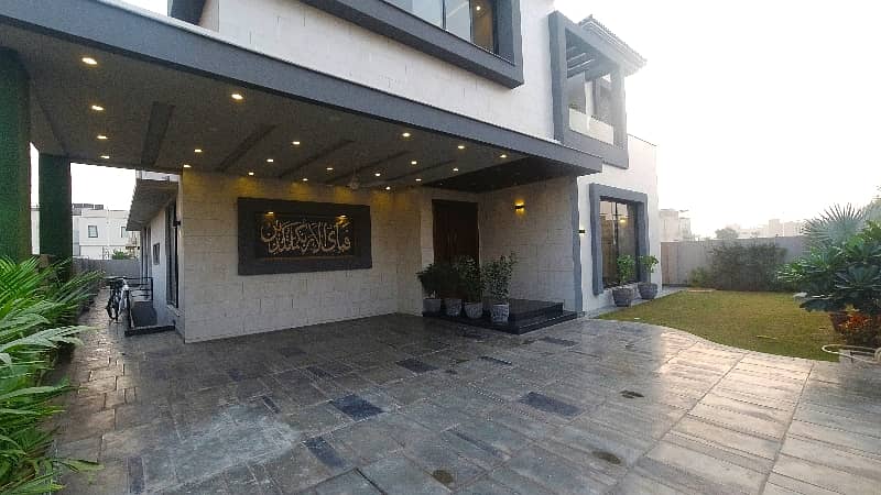 1 Kanal House Ideally Situated In DHA Phase 7 - Block T 3