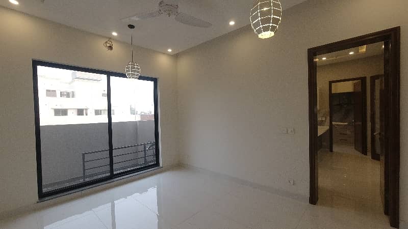 1 Kanal House Ideally Situated In DHA Phase 7 - Block T 8