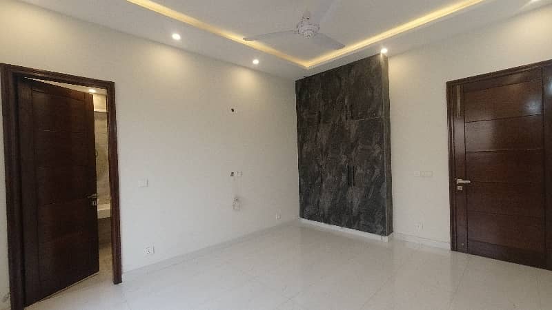 1 Kanal House Ideally Situated In DHA Phase 7 - Block T 14