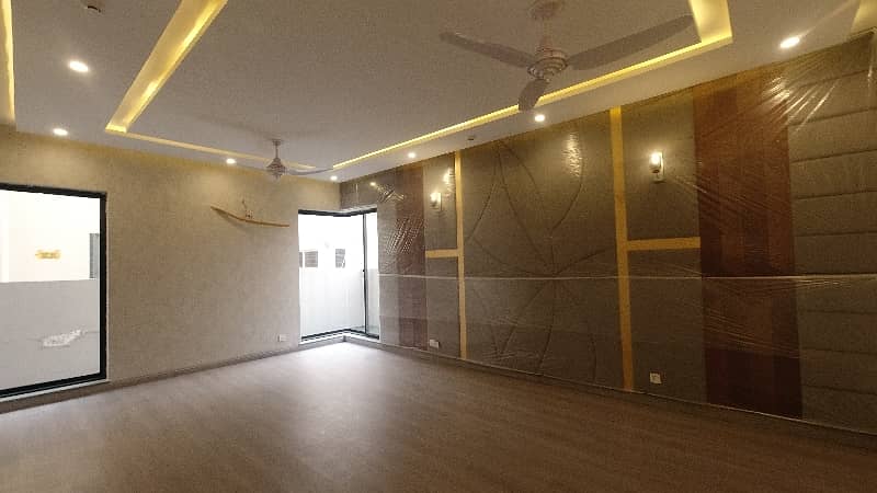 1 Kanal House Ideally Situated In DHA Phase 7 - Block T 16