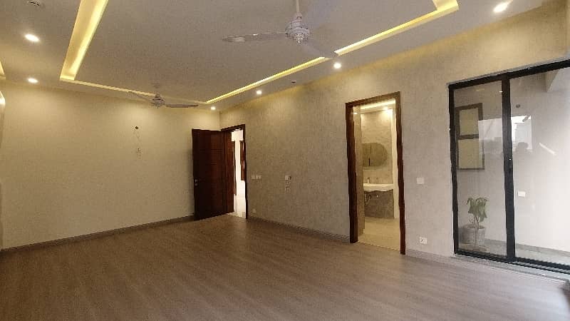 1 Kanal House Ideally Situated In DHA Phase 7 - Block T 17