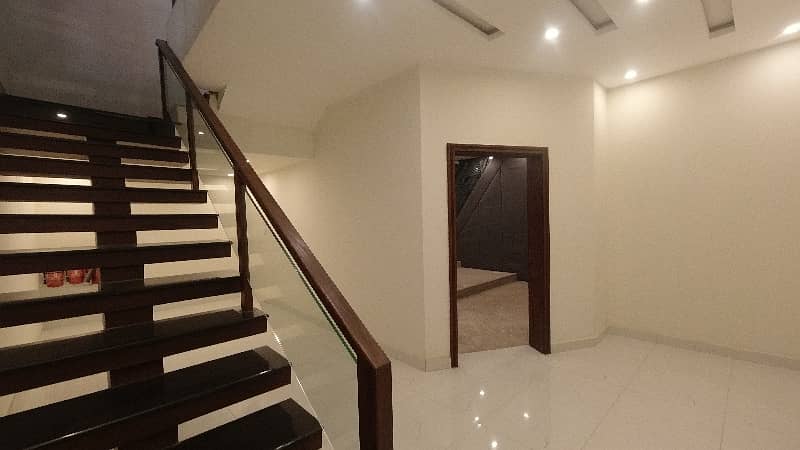 1 Kanal House Ideally Situated In DHA Phase 7 - Block T 19