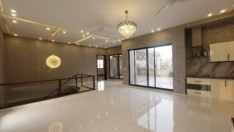 1 Kanal House Ideally Situated In DHA Phase 7 - Block T 24