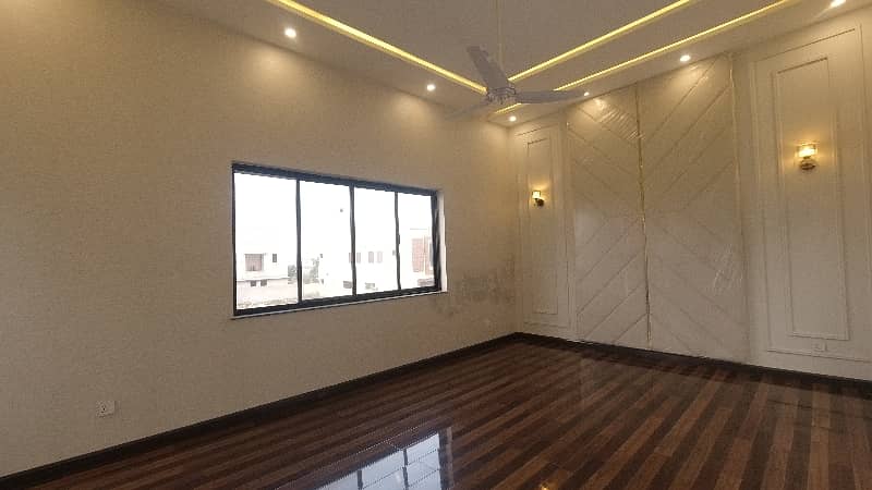 1 Kanal House Ideally Situated In DHA Phase 7 - Block T 25