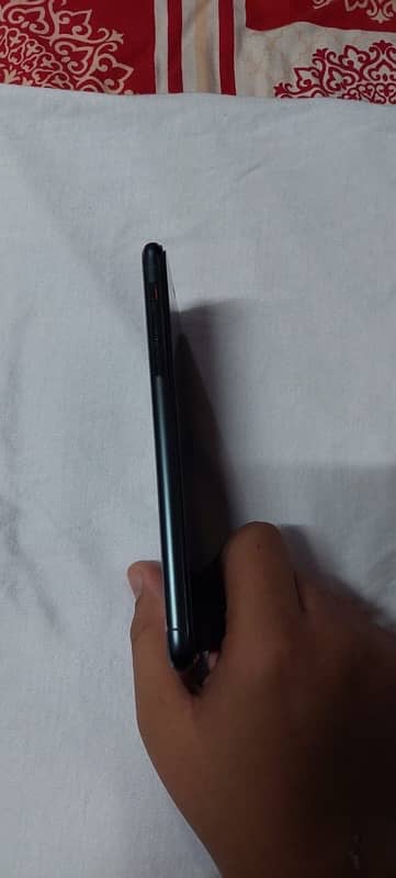 Iphone 11 pro max PTA Aproved 2