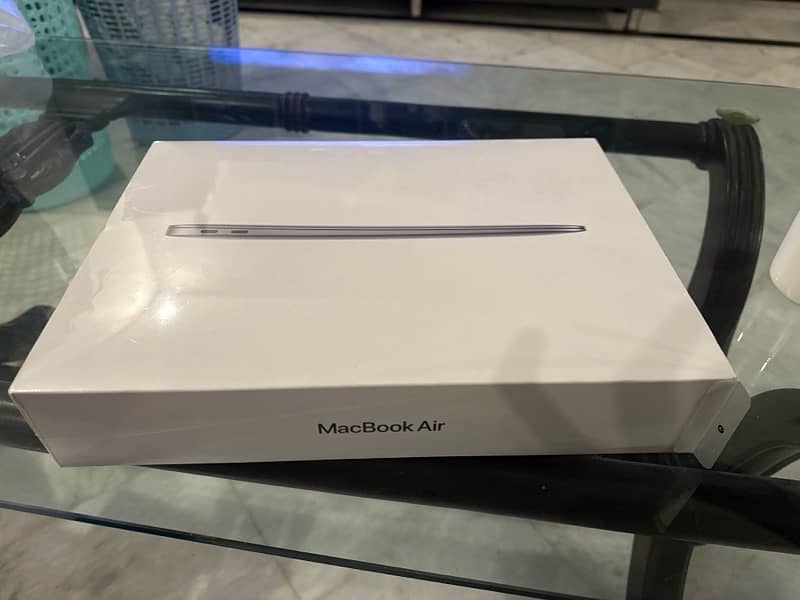 MacBook Air m1 brand new 0