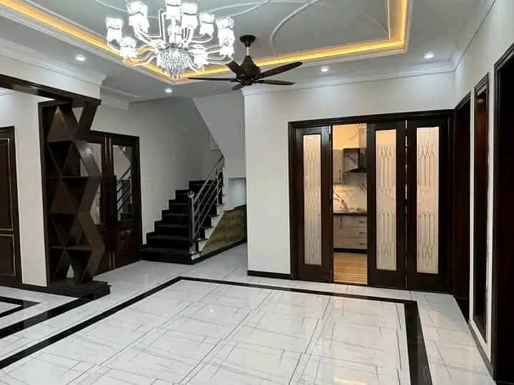 7 Marla Designer House Available For Rent 11