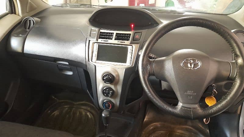 Toyota Vitz 2010/2013 2