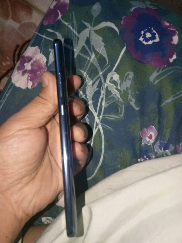 Huawei mate 10 pro back brack hai only just mobial hai priz is finel 3