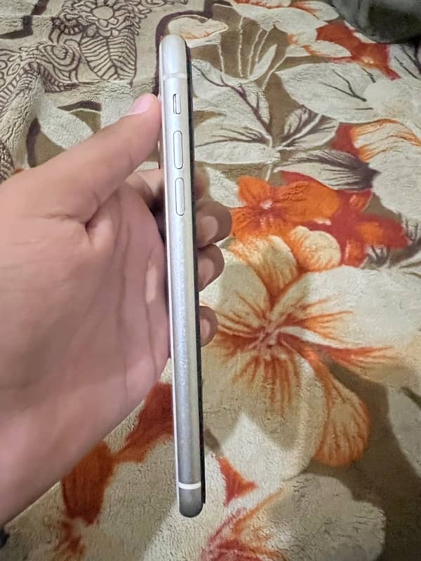 IPHONE 11 ALL SIM WORKING 4