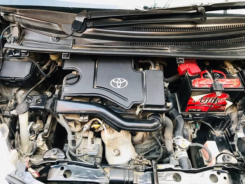 Toyota Vitz 2017 16