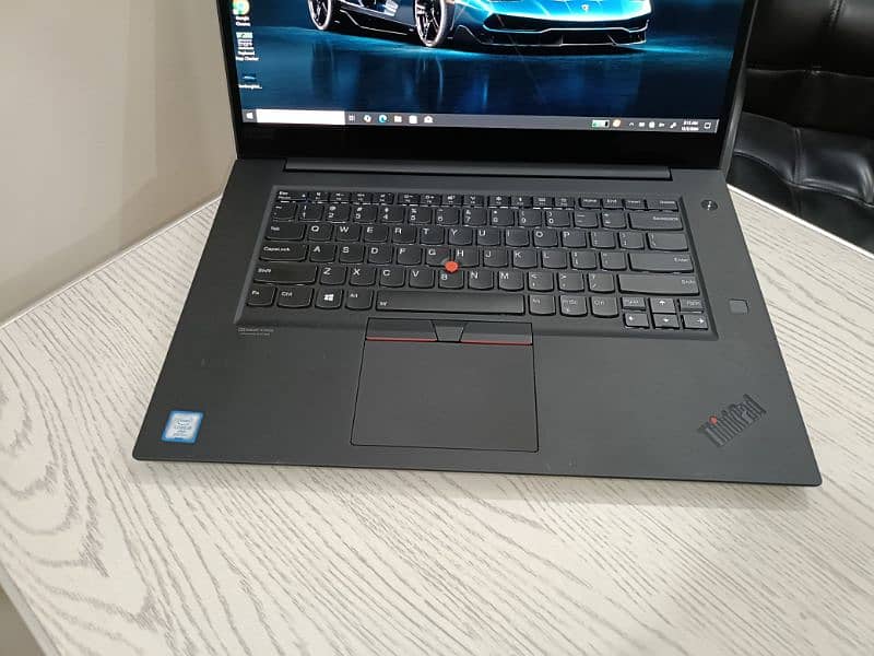 Lenovo thinkpad x1 extreme core i9 9th i9-9880H 4gb Nvidia 4k touch 2