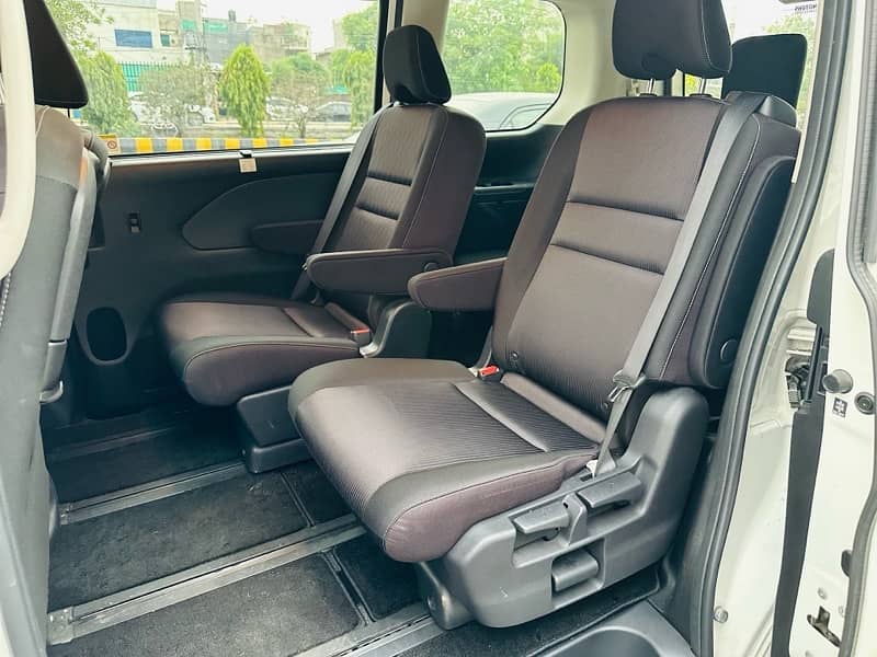 Nissan Serena HighwayStarr 2019  fresh import 6