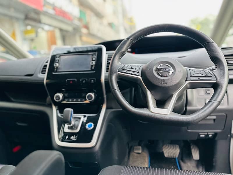 Nissan Serena HighwayStarr 2019  fresh import 8