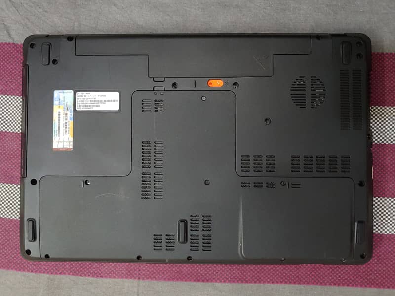 Acer Aspire E1-731 (Pentium 2.4Ghz 4GB 500GB HDD) 6