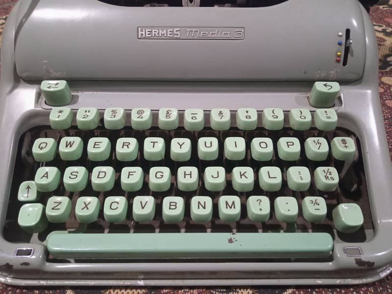 Vintage Rare Hermes Media 3 Typewriter ~ made in Switzerland 1962 4